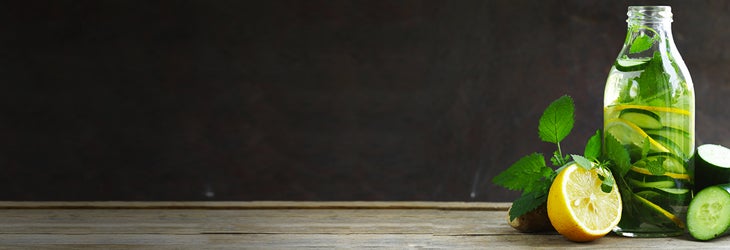 REFRESCA TUS DÍAS CON ESTAS DELICIOSAS AGUAS SABORIZADAS