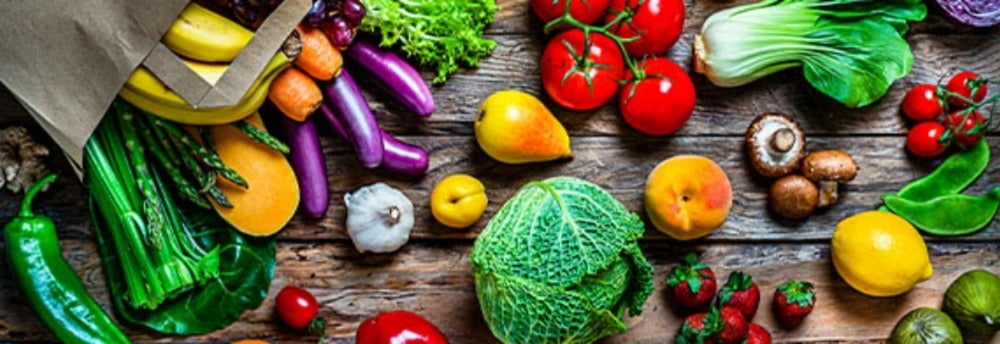 Consume alimentos variados, coloridos y diferentes para obtener vitaminas y minerales