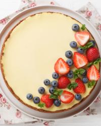 Postre con frutas hechos con LA LECHERA®