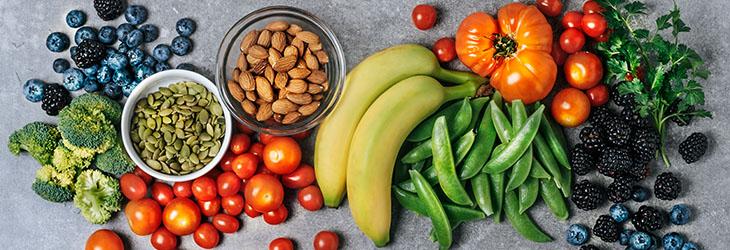 Las vitaminas y minerales se encuentran en diversas cantidades en alimentos variados