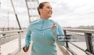 Mujer haciendo ejercicio cardiovascular