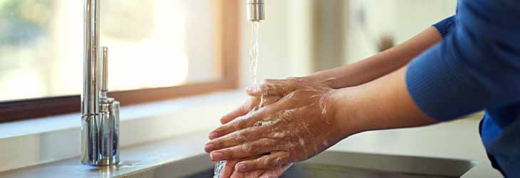 Lavar las manos es indispensable a la hora de comer saludable